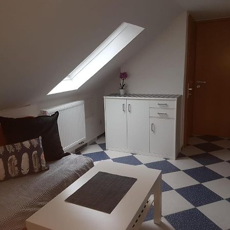 Ruhige Gemuetliche Ferienwohnung In Karlsruhe Daxlanden Fuer Monteure, Pendler, Geschaefsreisen, Wochenendreisen Eksteriør billede