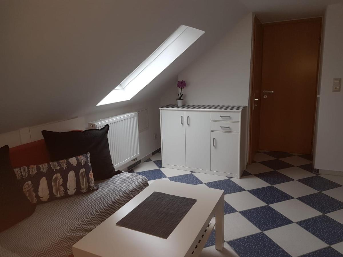Ruhige Gemuetliche Ferienwohnung In Karlsruhe Daxlanden Fuer Monteure, Pendler, Geschaefsreisen, Wochenendreisen Eksteriør billede