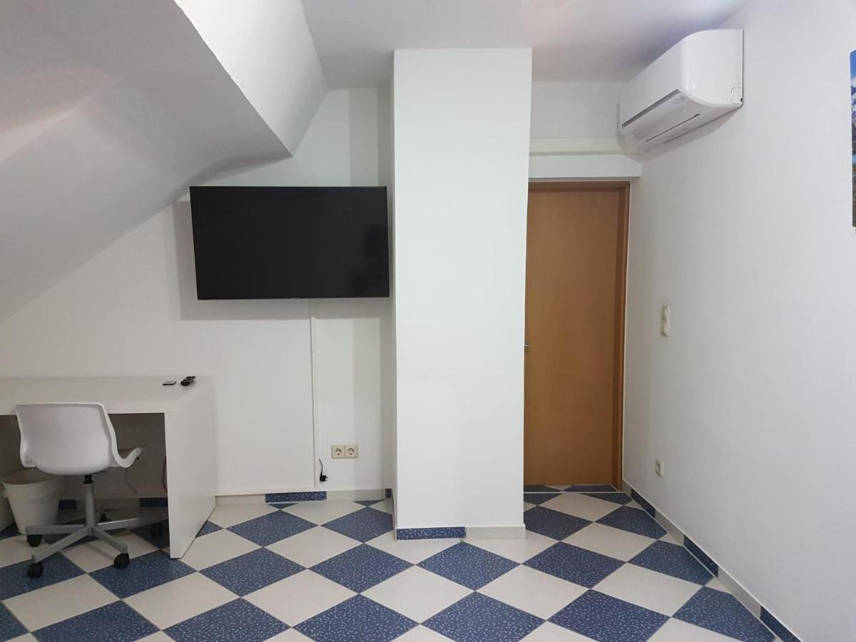 Ruhige Gemuetliche Ferienwohnung In Karlsruhe Daxlanden Fuer Monteure, Pendler, Geschaefsreisen, Wochenendreisen Eksteriør billede